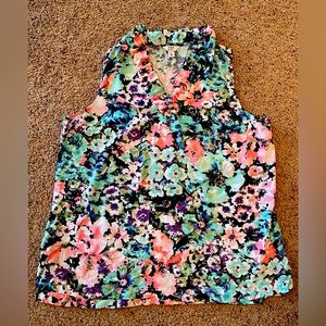 Crown & Ivy sleeveless floral blouse with ruffle XL